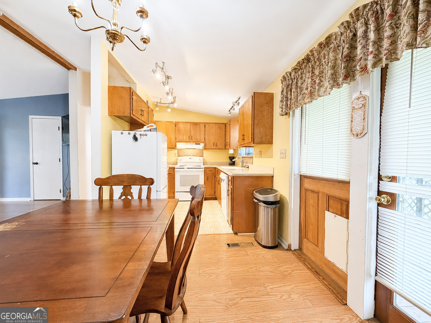 207 Depot Street N Property Photo 16
