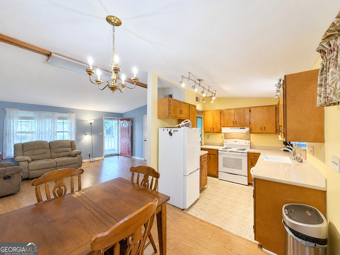 207 Depot Street N Property Photo 17