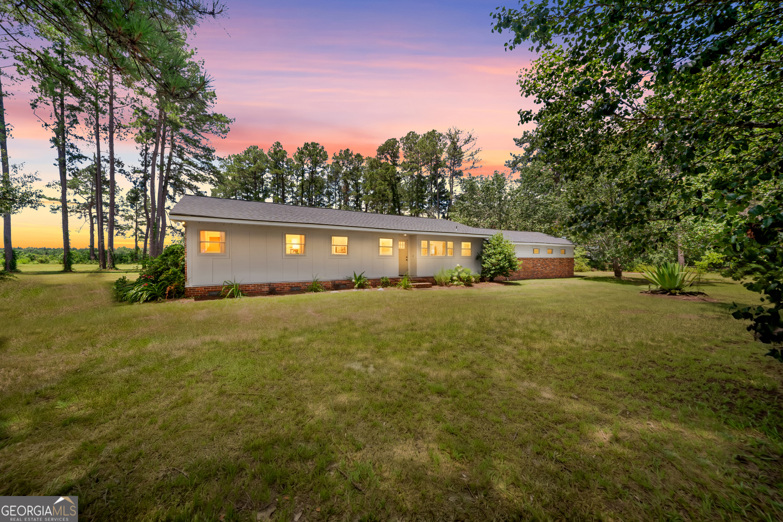 3313 Scarboro Highway