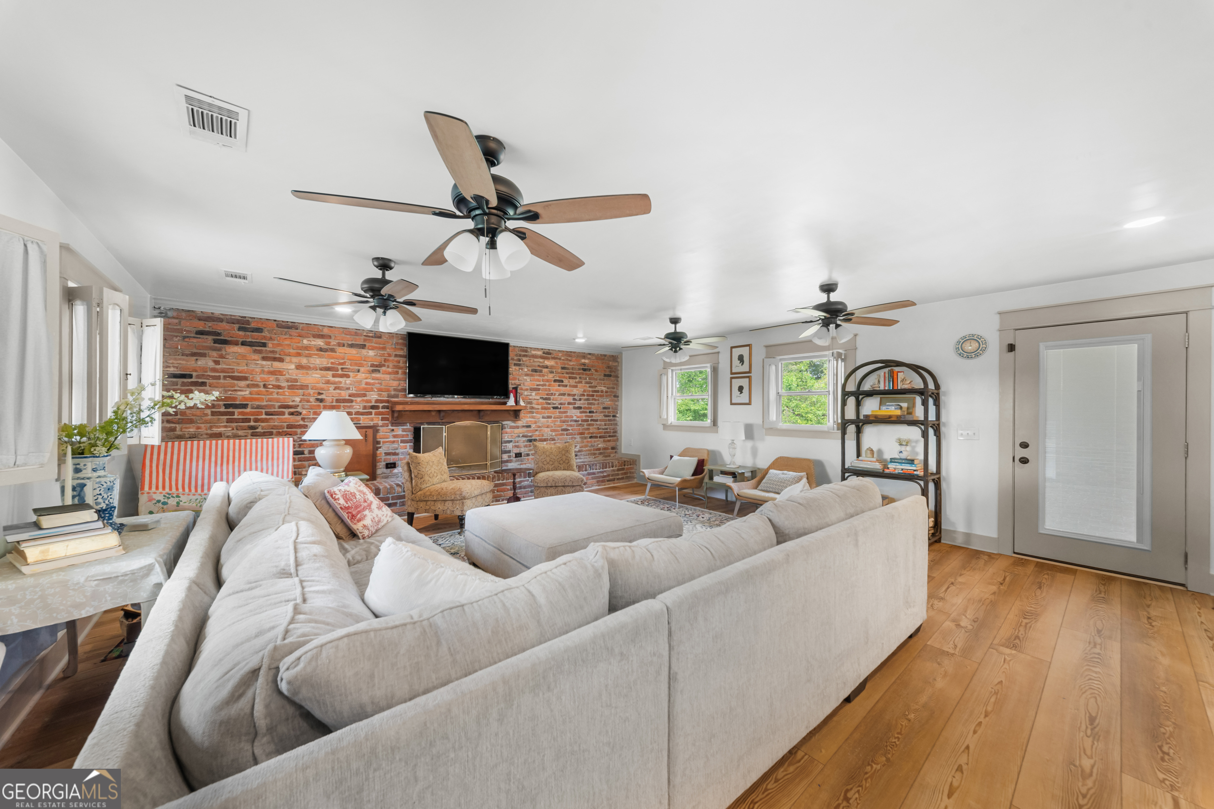 3313 Scarboro Highway Property Photo 8