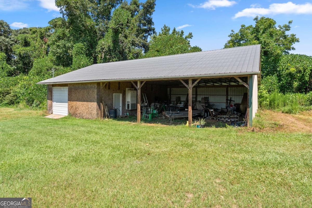 1121 Beacon Light Road Property Photo 6
