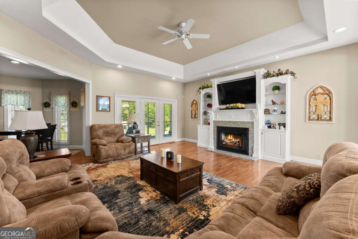 1121 Beacon Light Road Property Photo 8