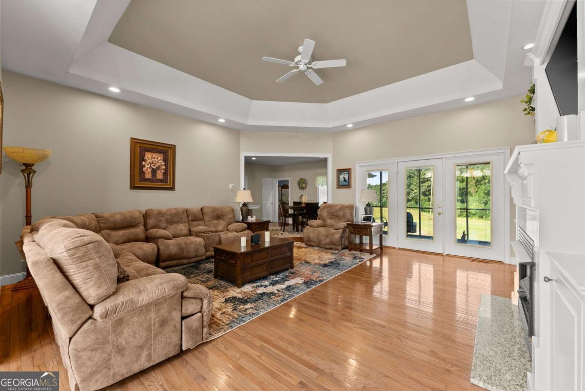 1121 Beacon Light Road Property Photo 9