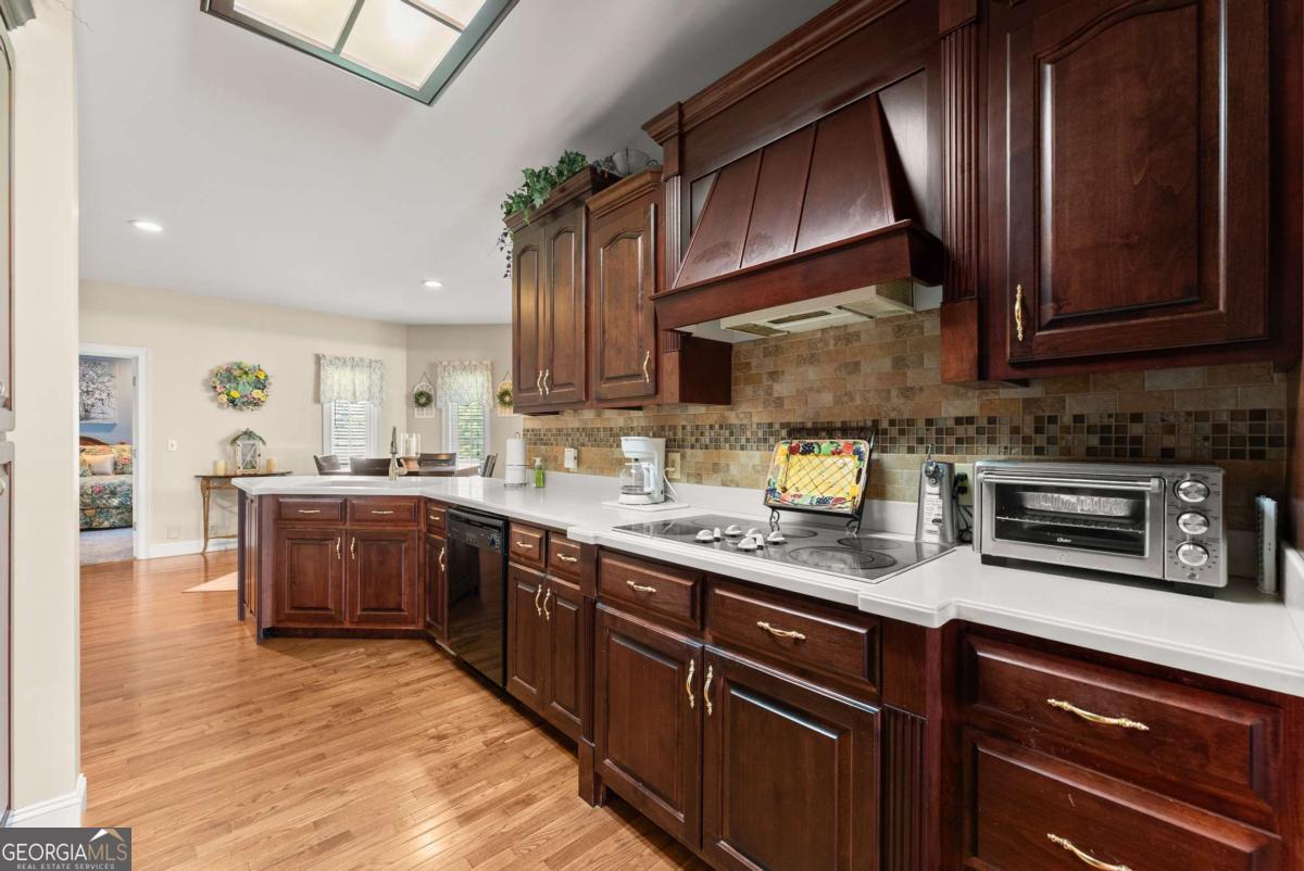 1121 Beacon Light Road Property Photo 15
