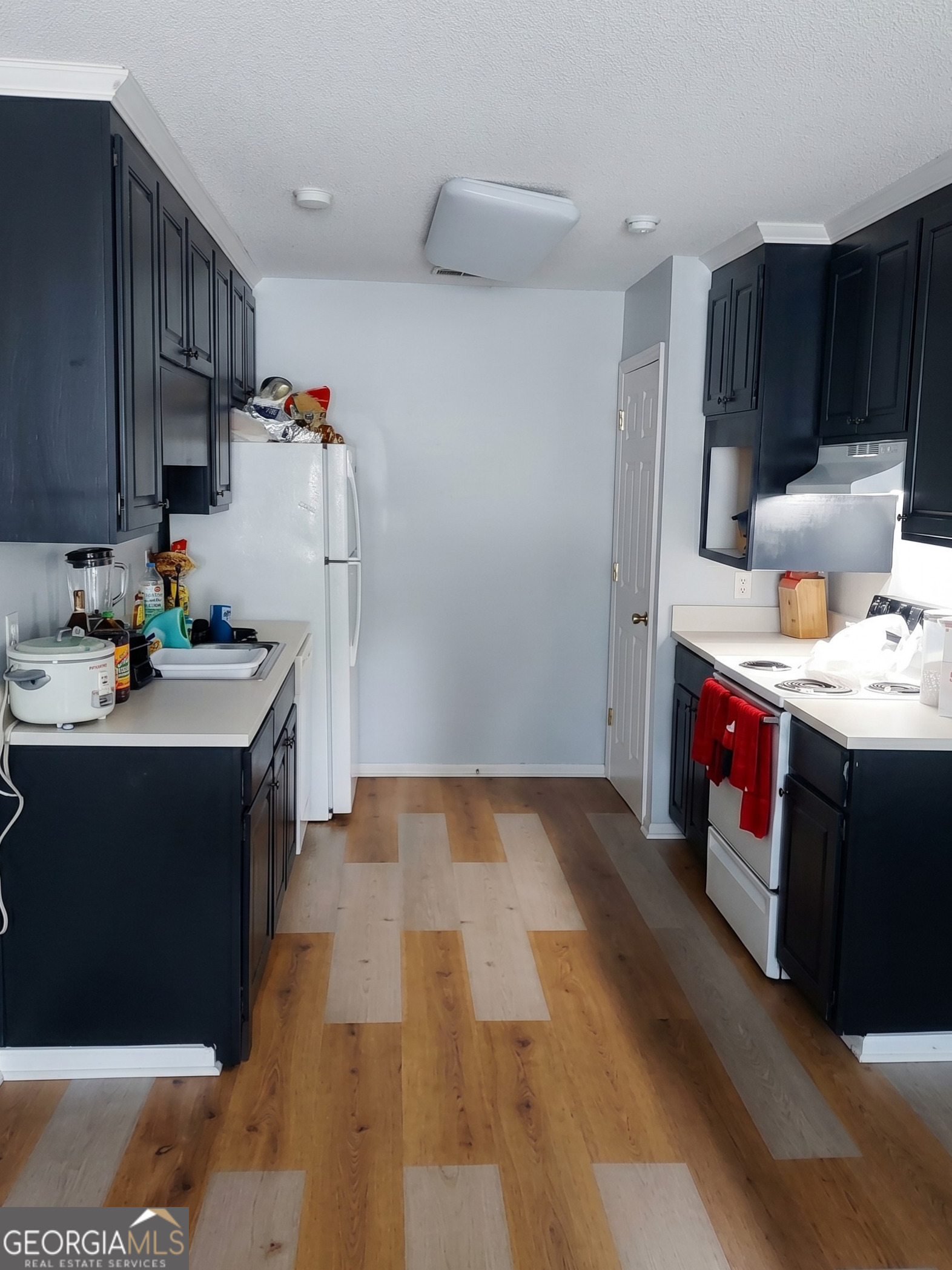 3201 Tyndall Drive Property Photo 3