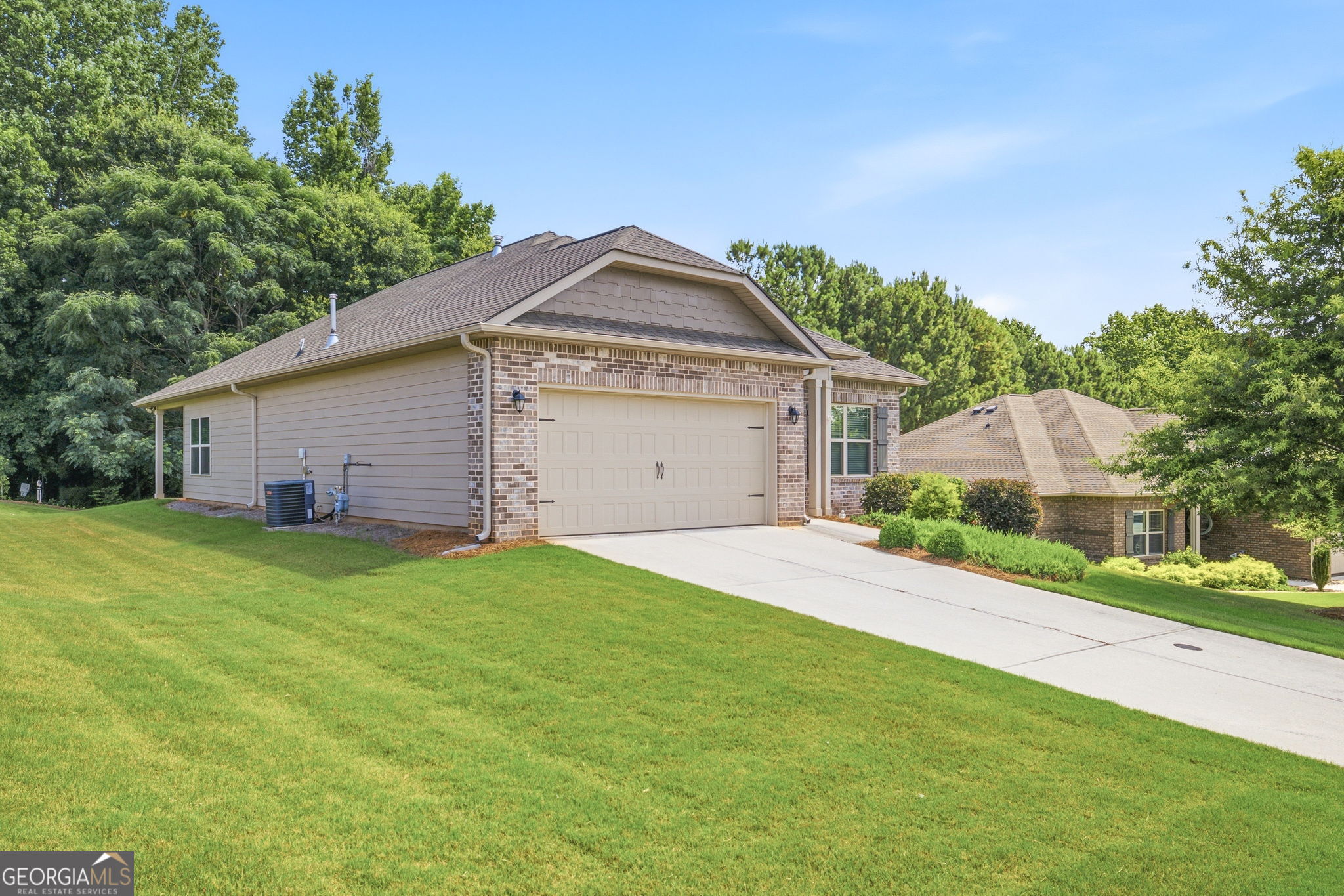645 Skyview Drive Property Photo 2