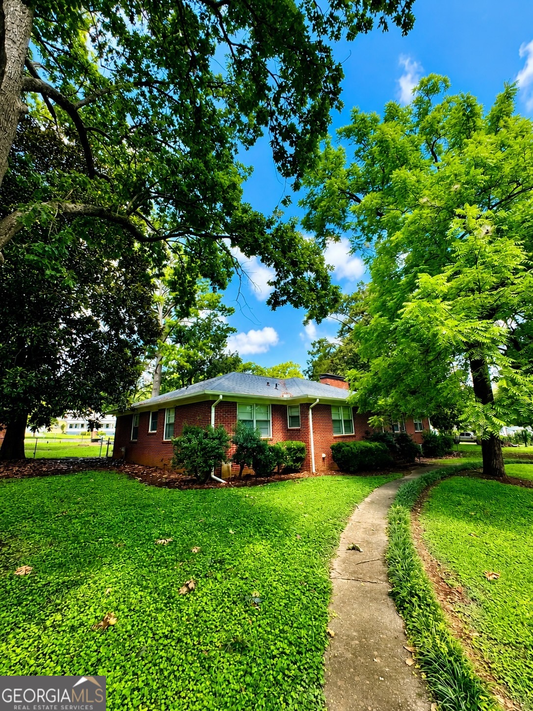 17 Deforest Avenue Property Photo 2