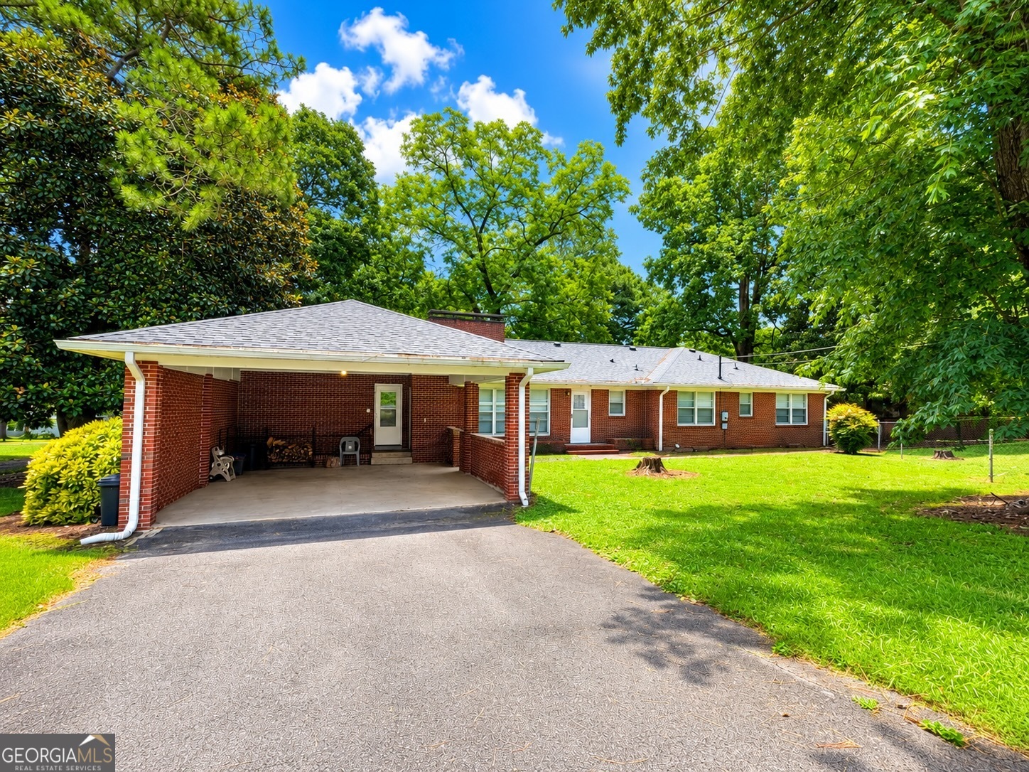 17 Deforest Avenue Property Photo 3