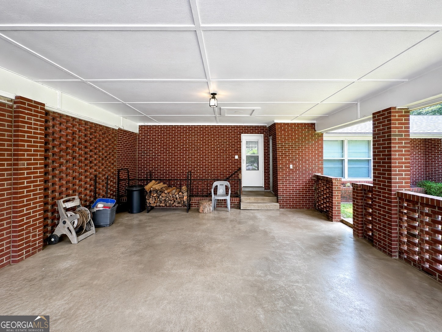 17 Deforest Avenue Property Photo 4