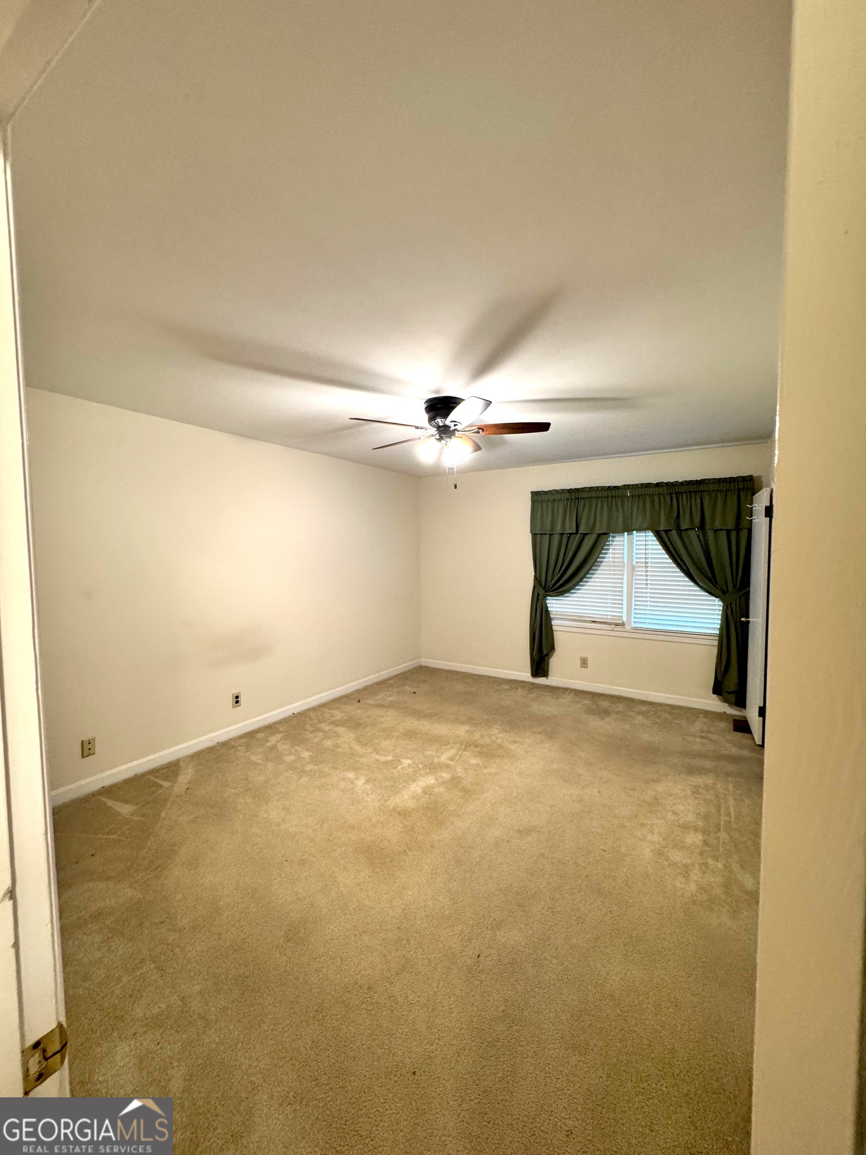 17 Deforest Avenue Property Photo 15