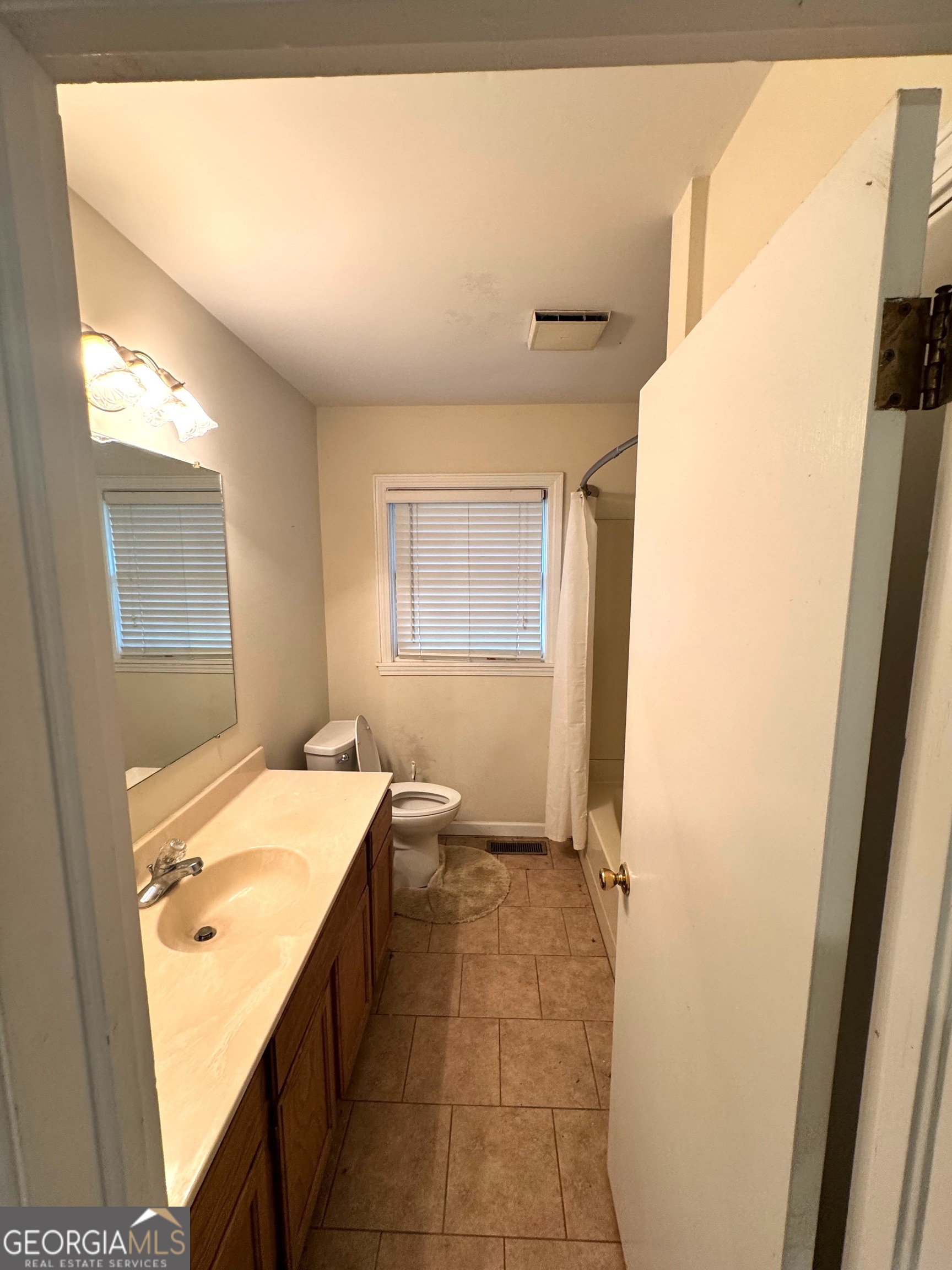 17 Deforest Avenue Property Photo 18