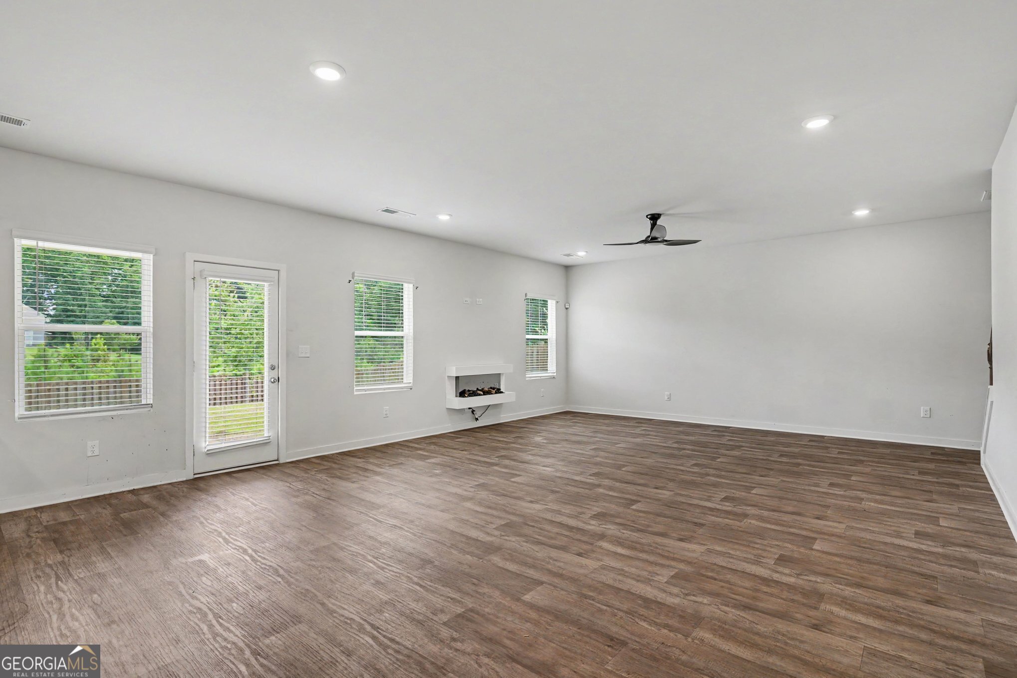 1217 Hibiscus Way Property Photo 10