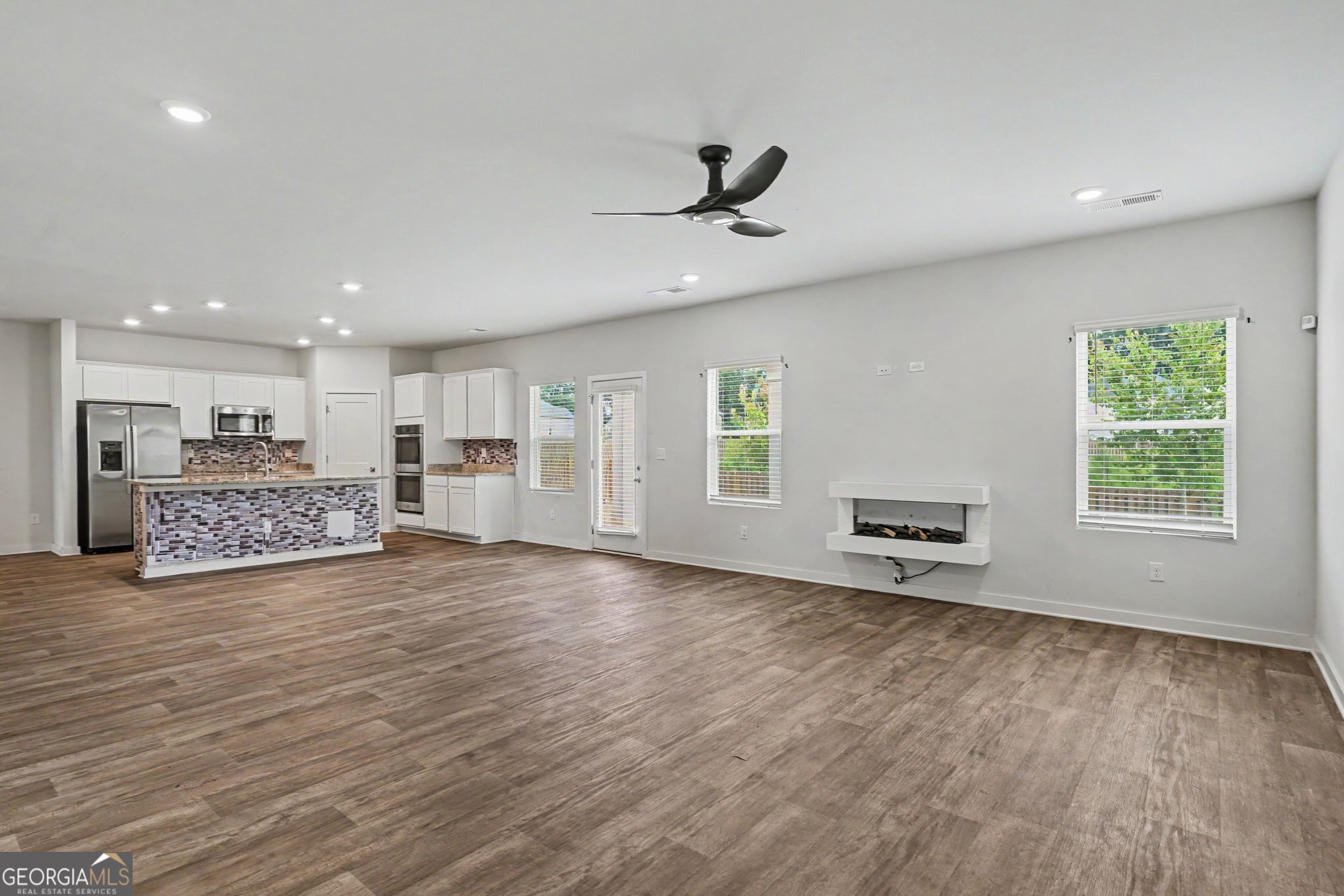 1217 Hibiscus Way Property Photo 11