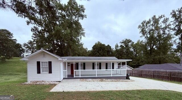6790 Queen Mill Road SE Property Photo 1