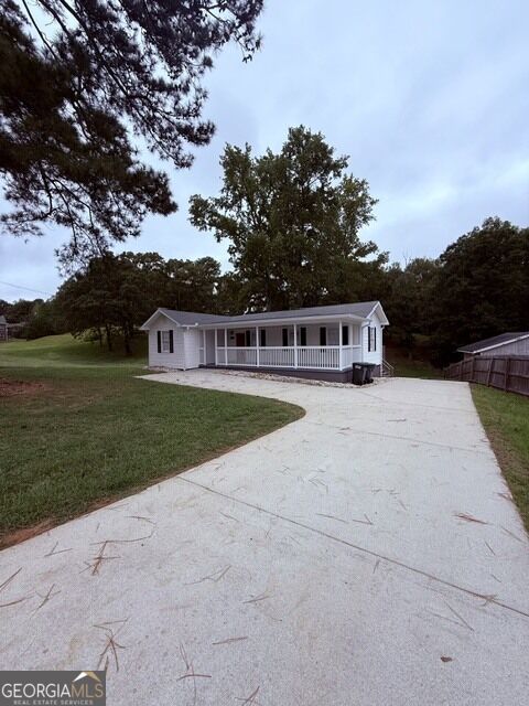 6790 Queen Mill Road Se Property Photo 4