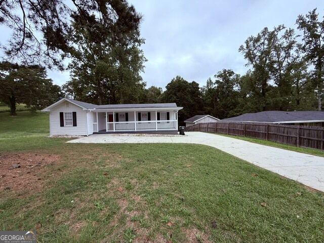 6790 Queen Mill Road Se Property Photo 6