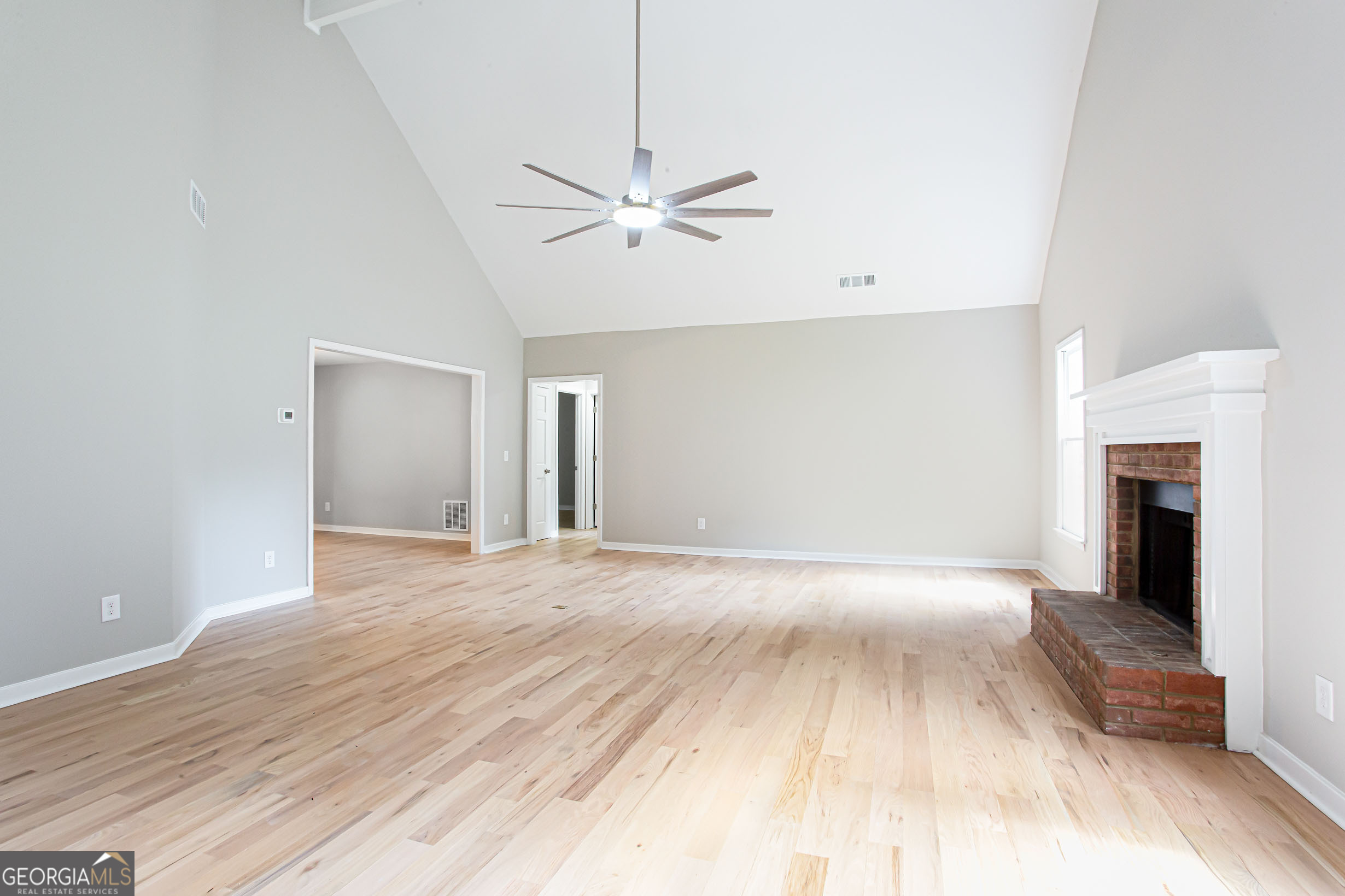 1055 Windridge Drive Property Photo 5