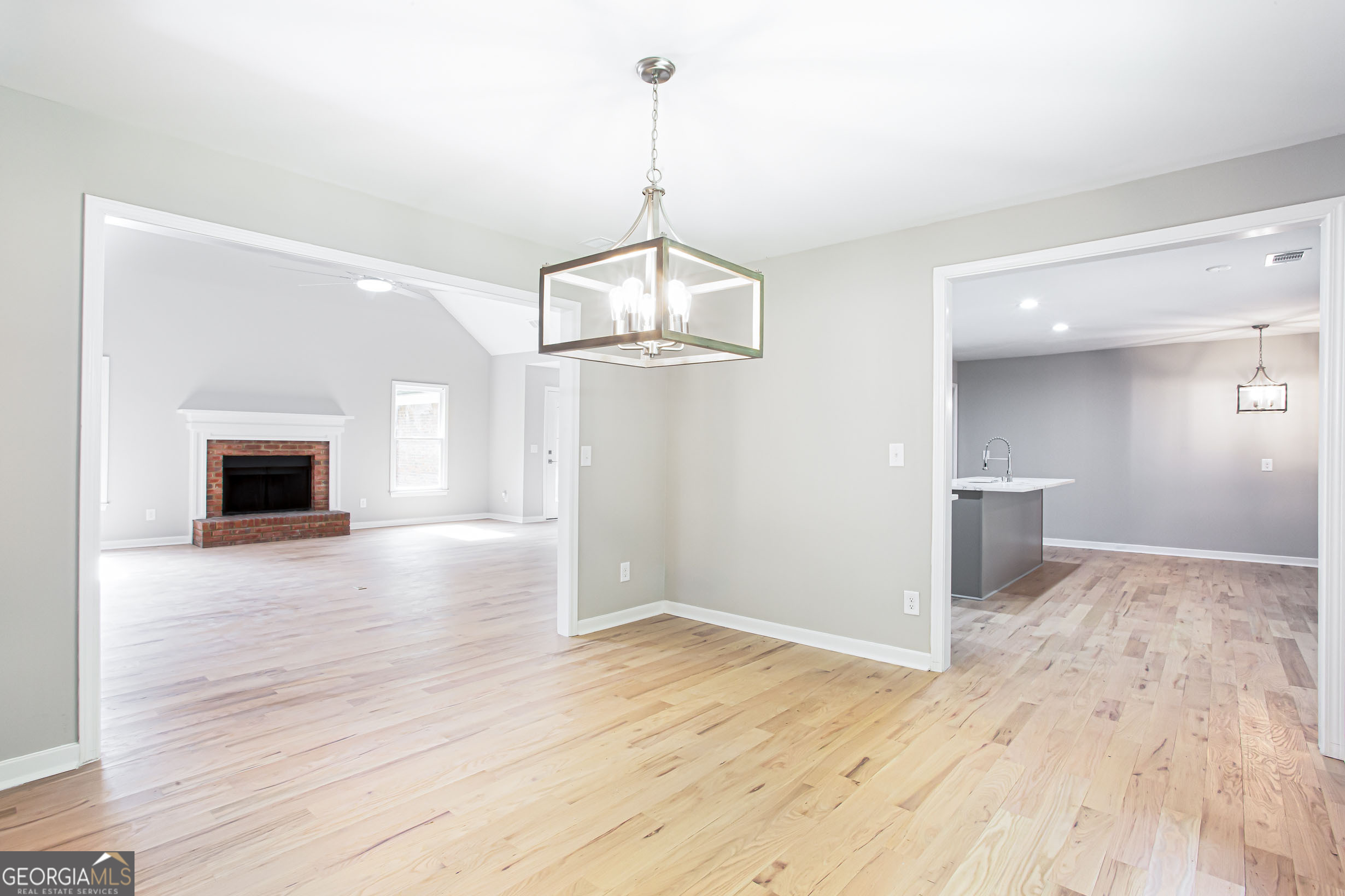 1055 Windridge Drive Property Photo 10
