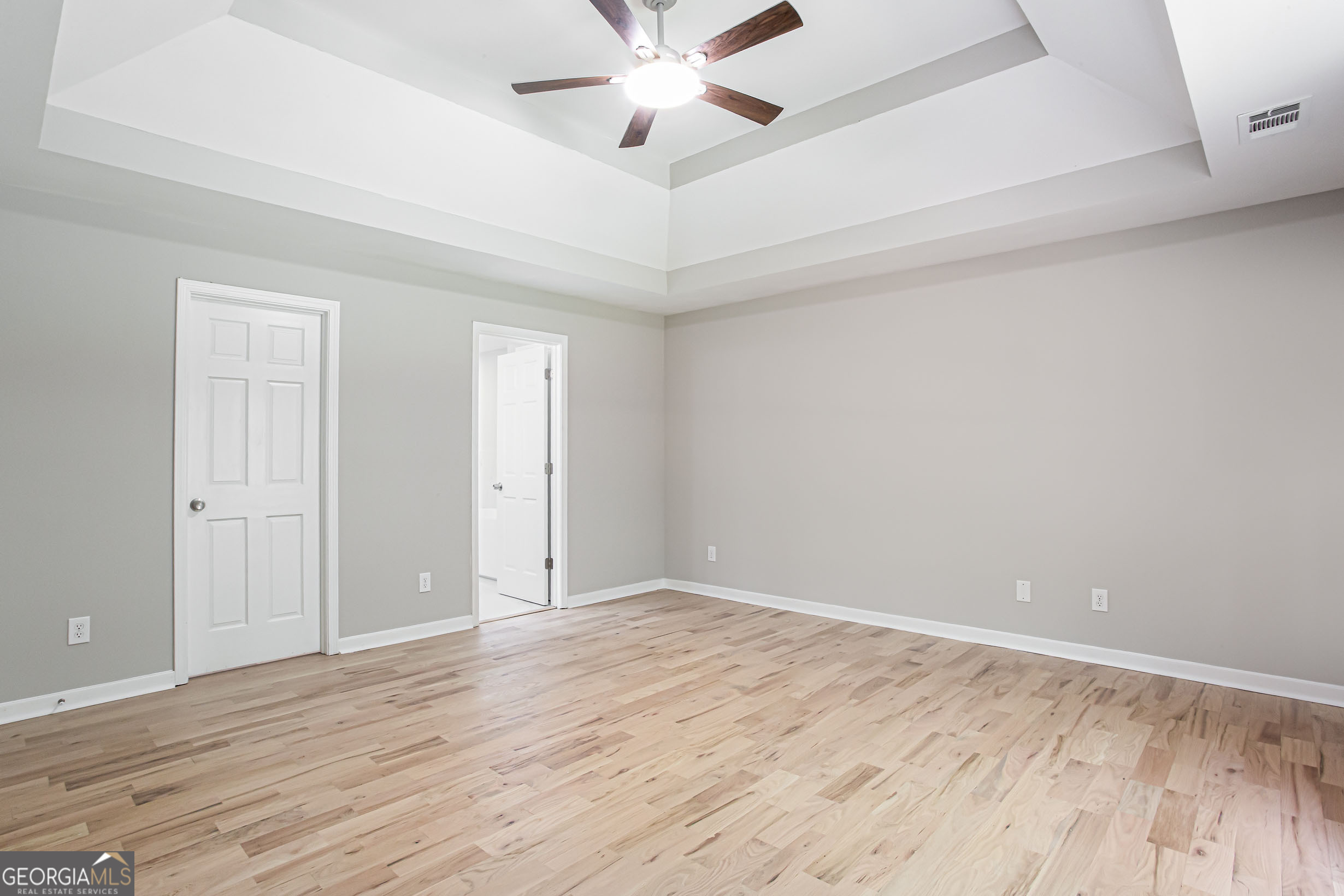 1055 Windridge Drive Property Photo 21