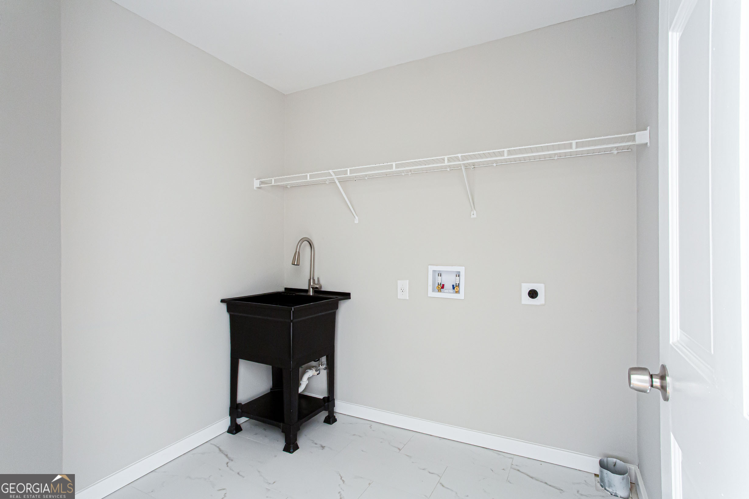 1055 Windridge Drive Property Photo 36
