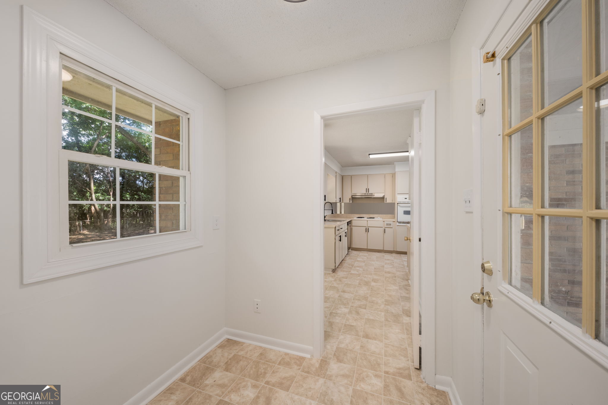 608 Meadowridge Drive Property Photo 9