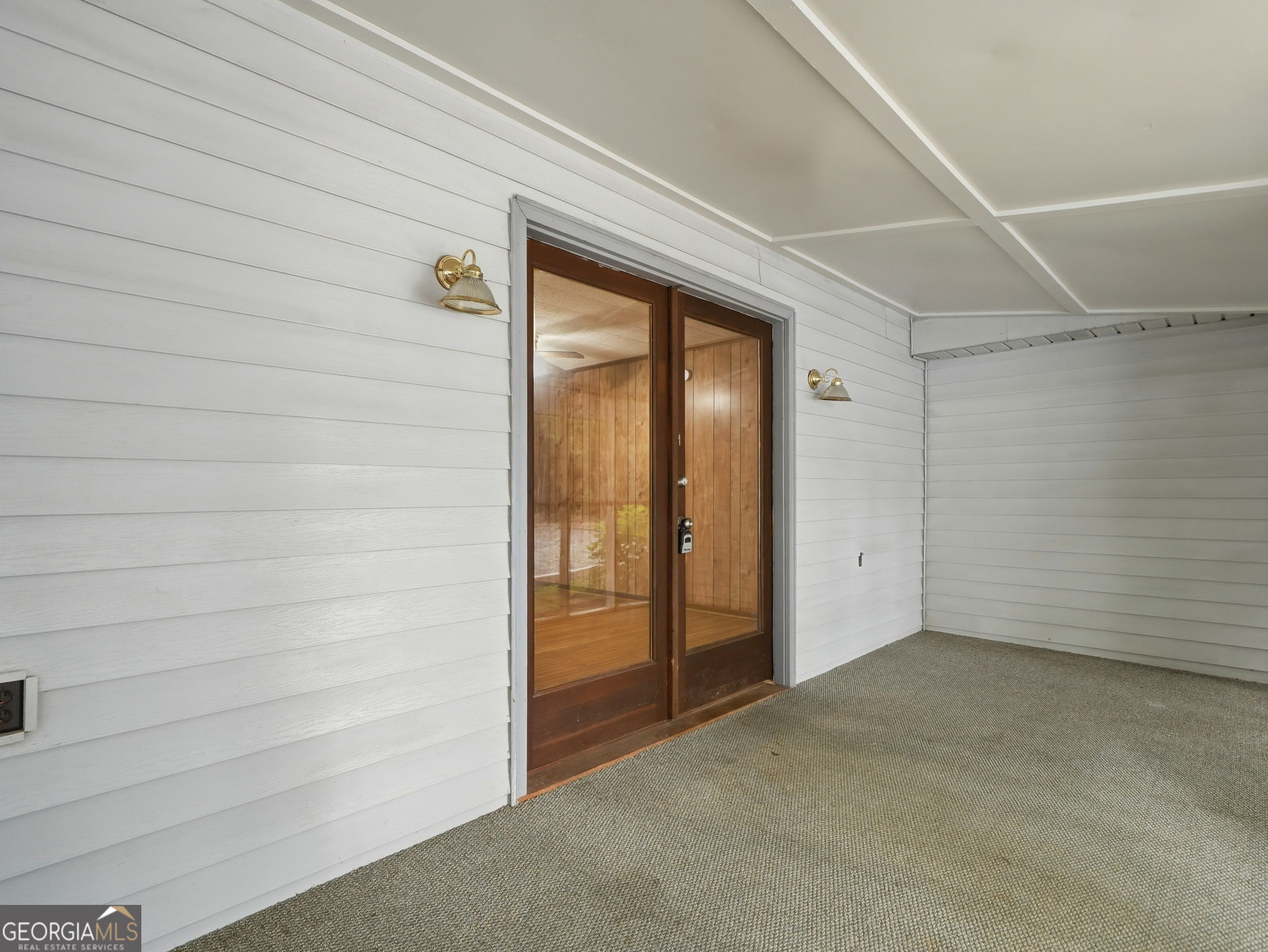 370 Thompson Lane Property Photo 15