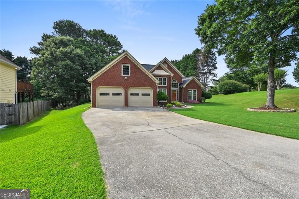 245 Walford Court Property Photo 3