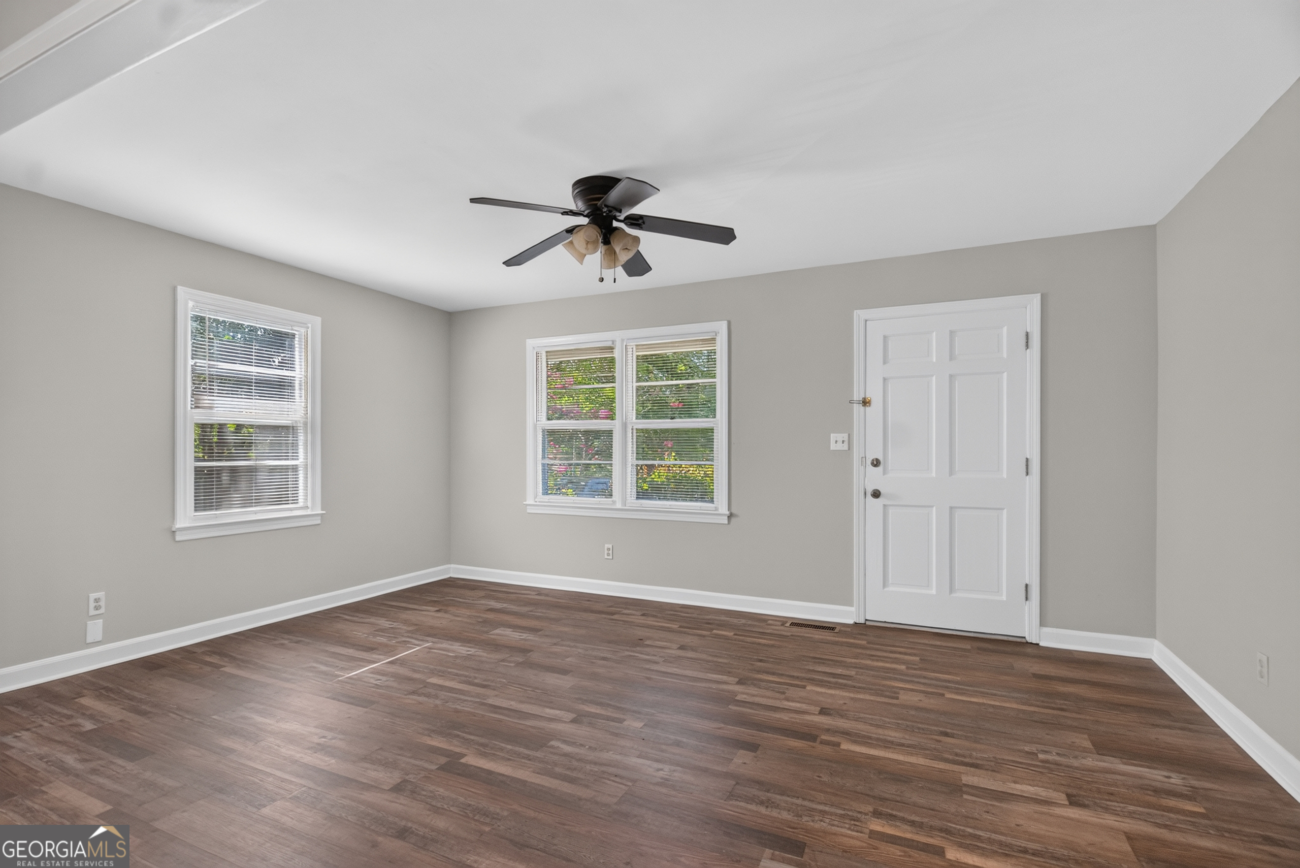 204 S Chilton Crescent Property Photo 4