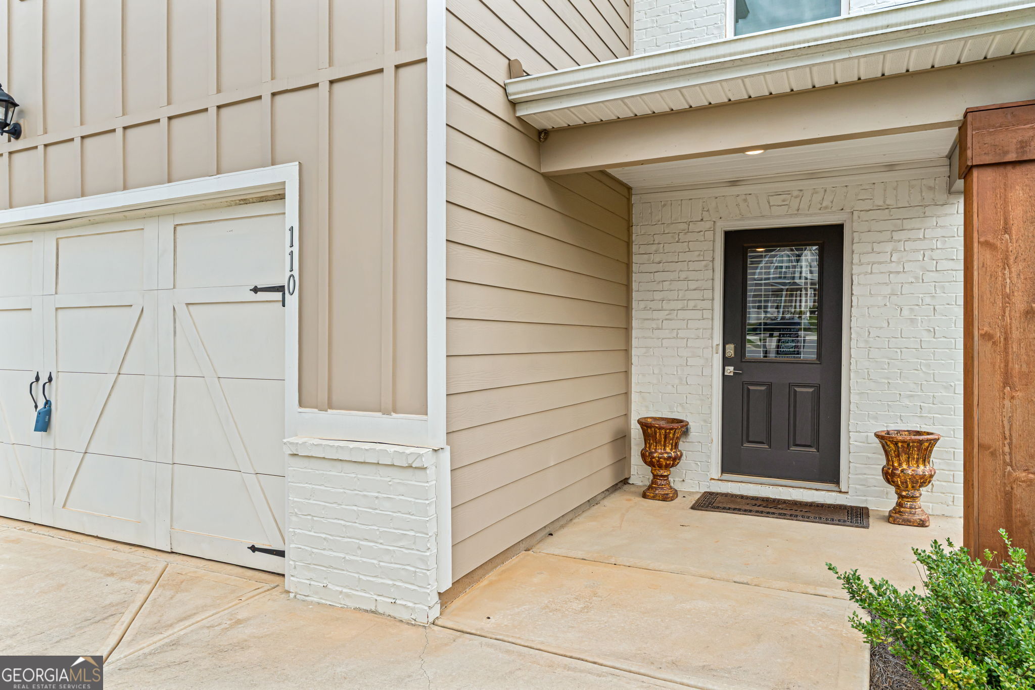110 Red Barn Court Property Photo 3
