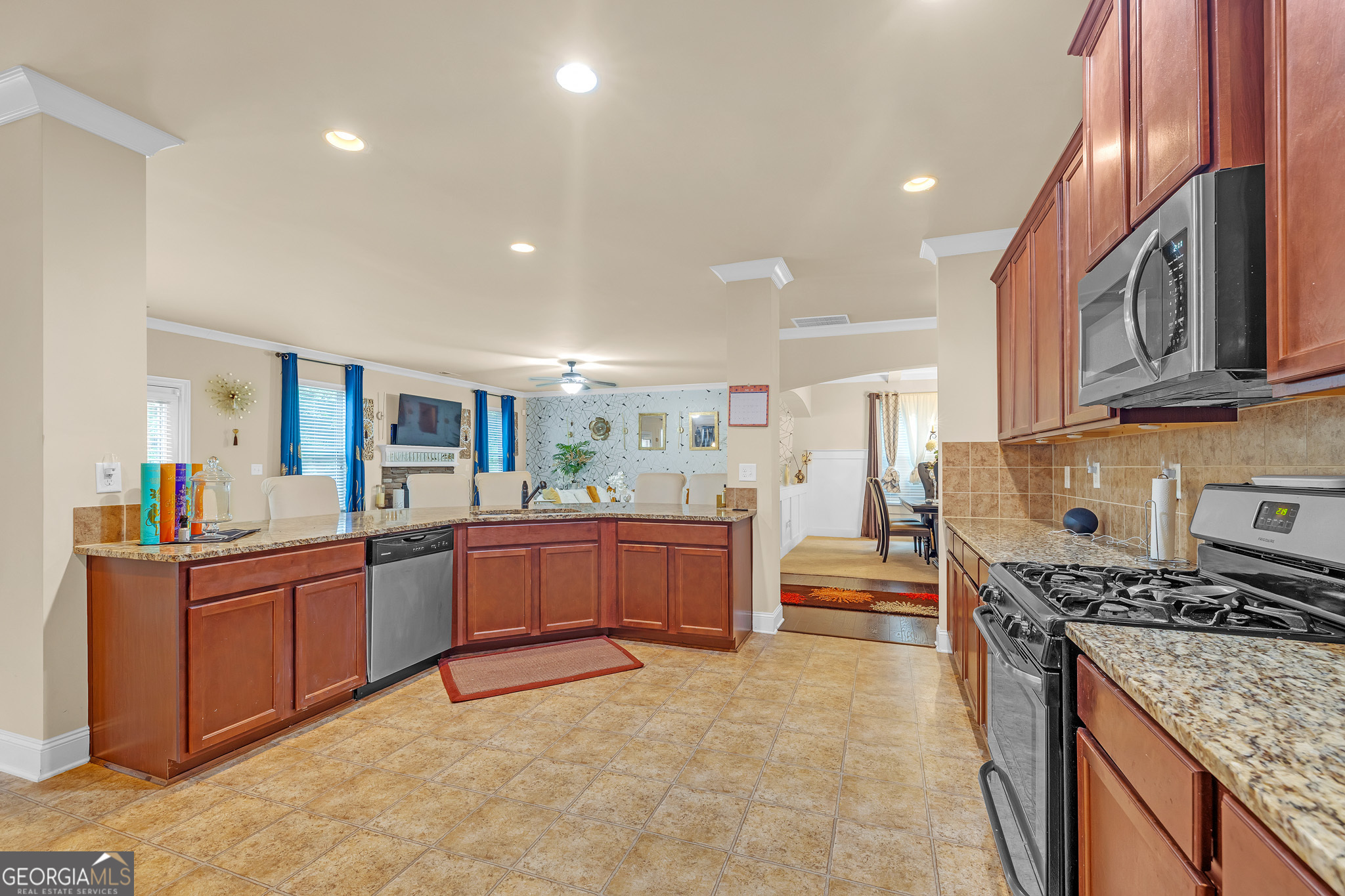 891 Lorrimont Lane Property Photo 13