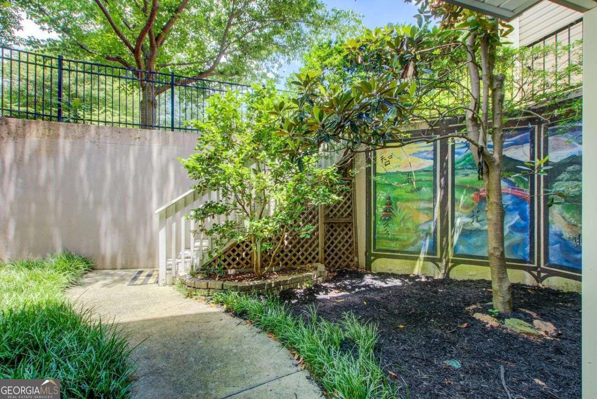 1306 Wynnes Ridge Circle Se Property Photo 3