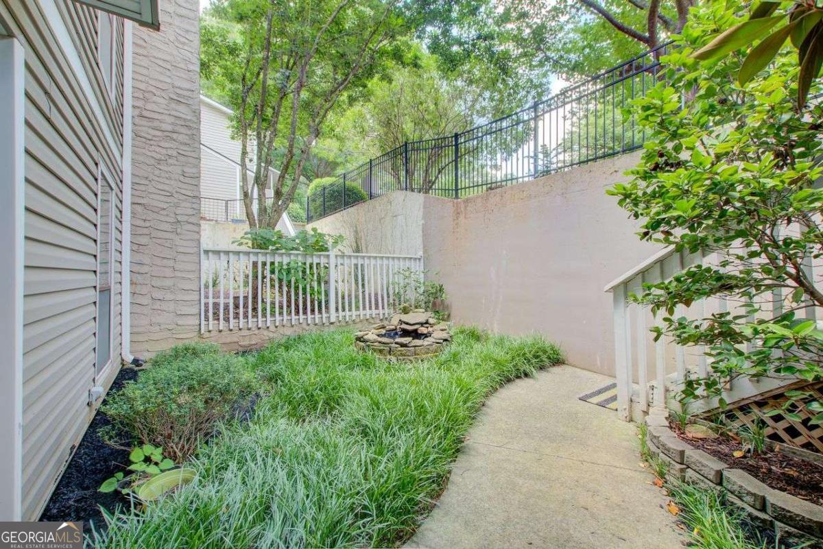 1306 Wynnes Ridge Circle Se Property Photo 4