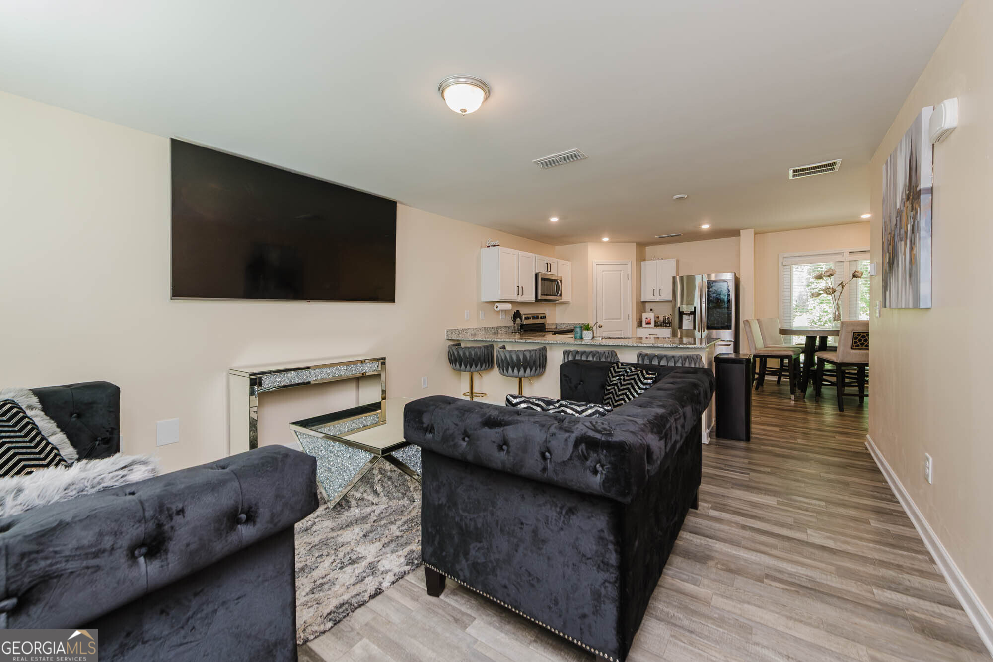 131 Catalpa Road Property Photo 4