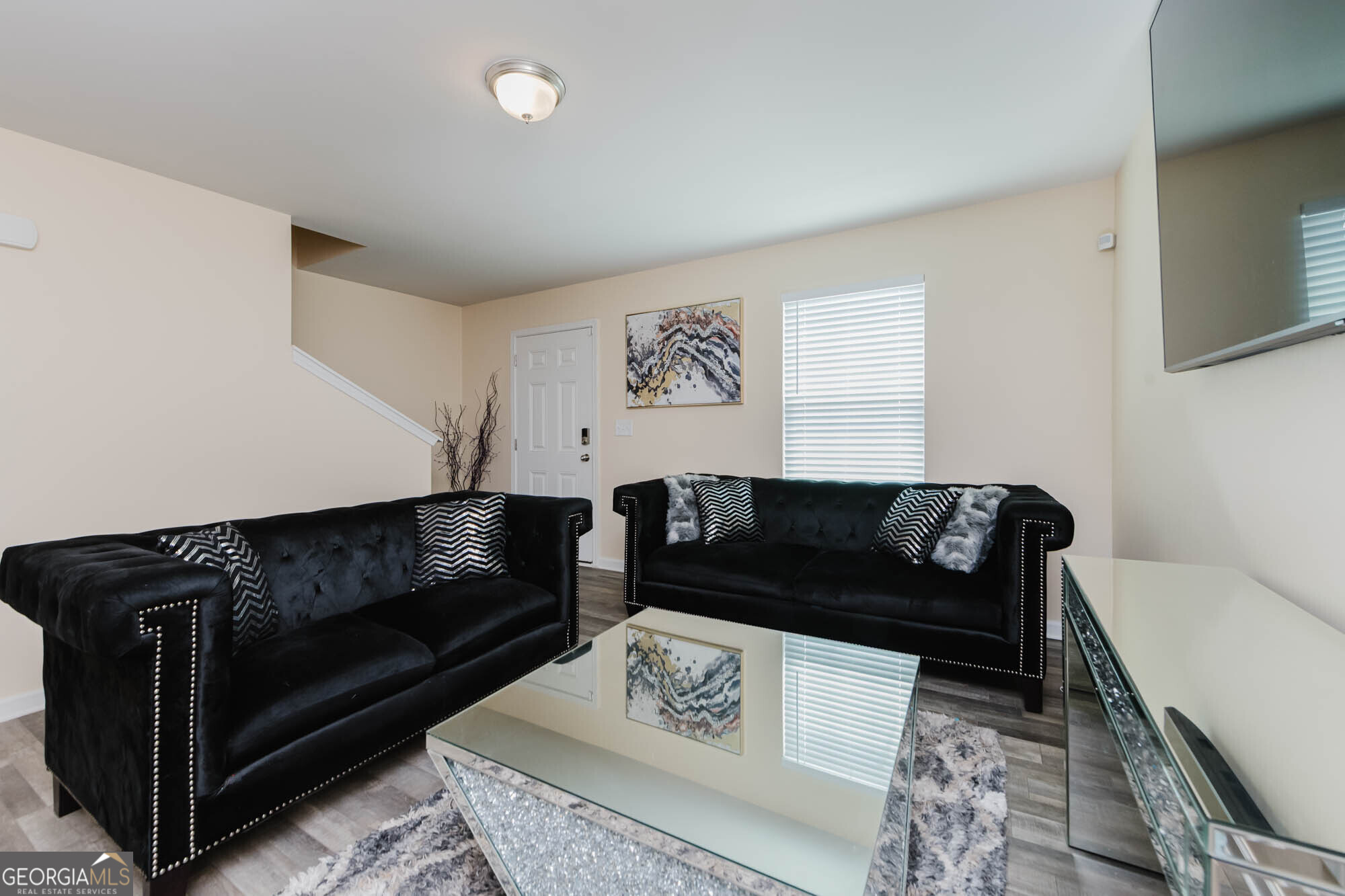131 Catalpa Road Property Photo 5