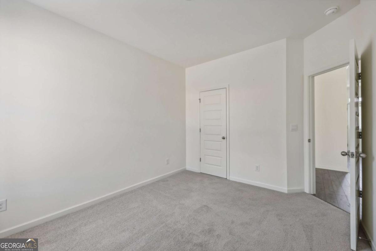 1147 Trident Maple Chase Property Photo 23