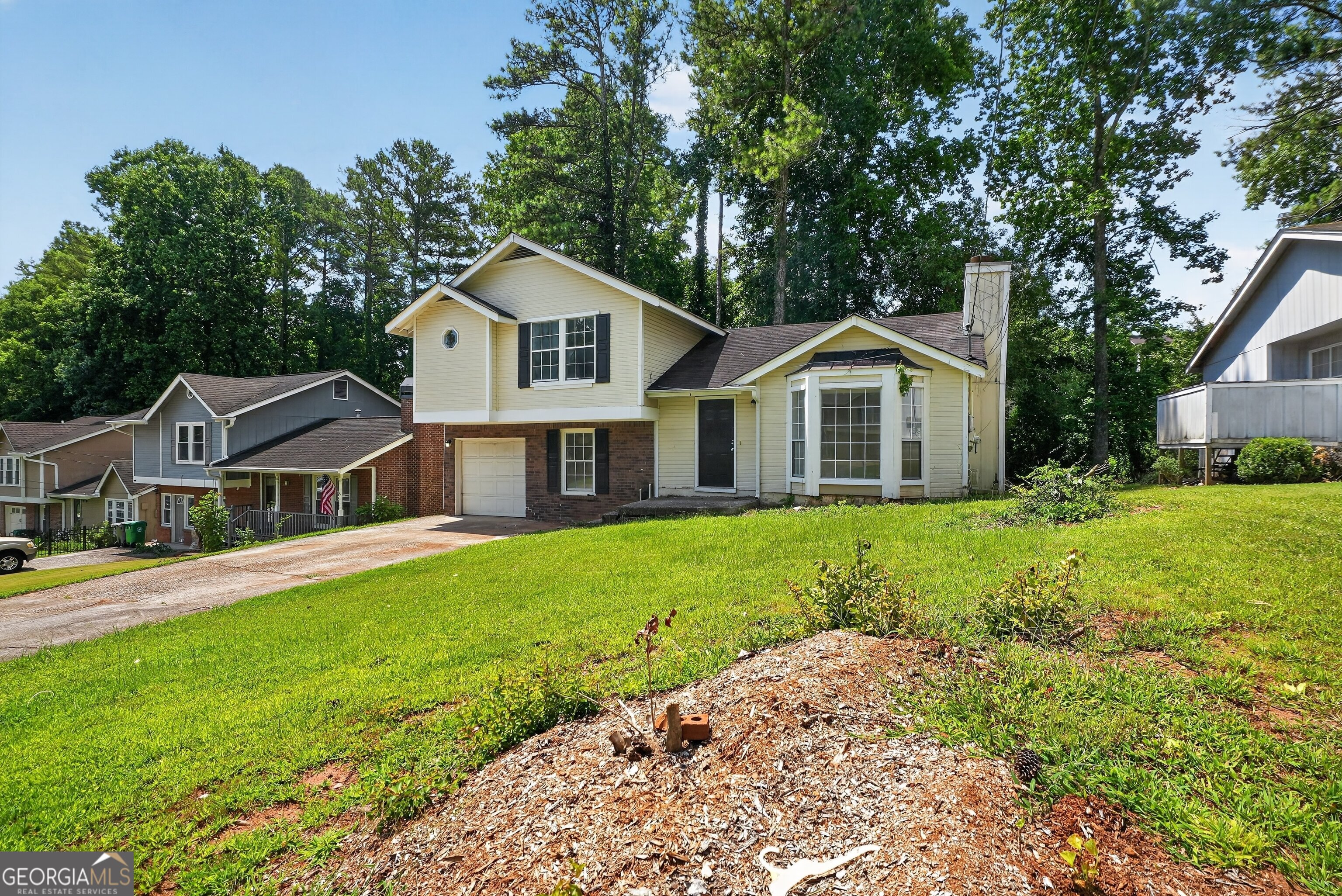 2045 Marbut Forest Drive Property Photo 11