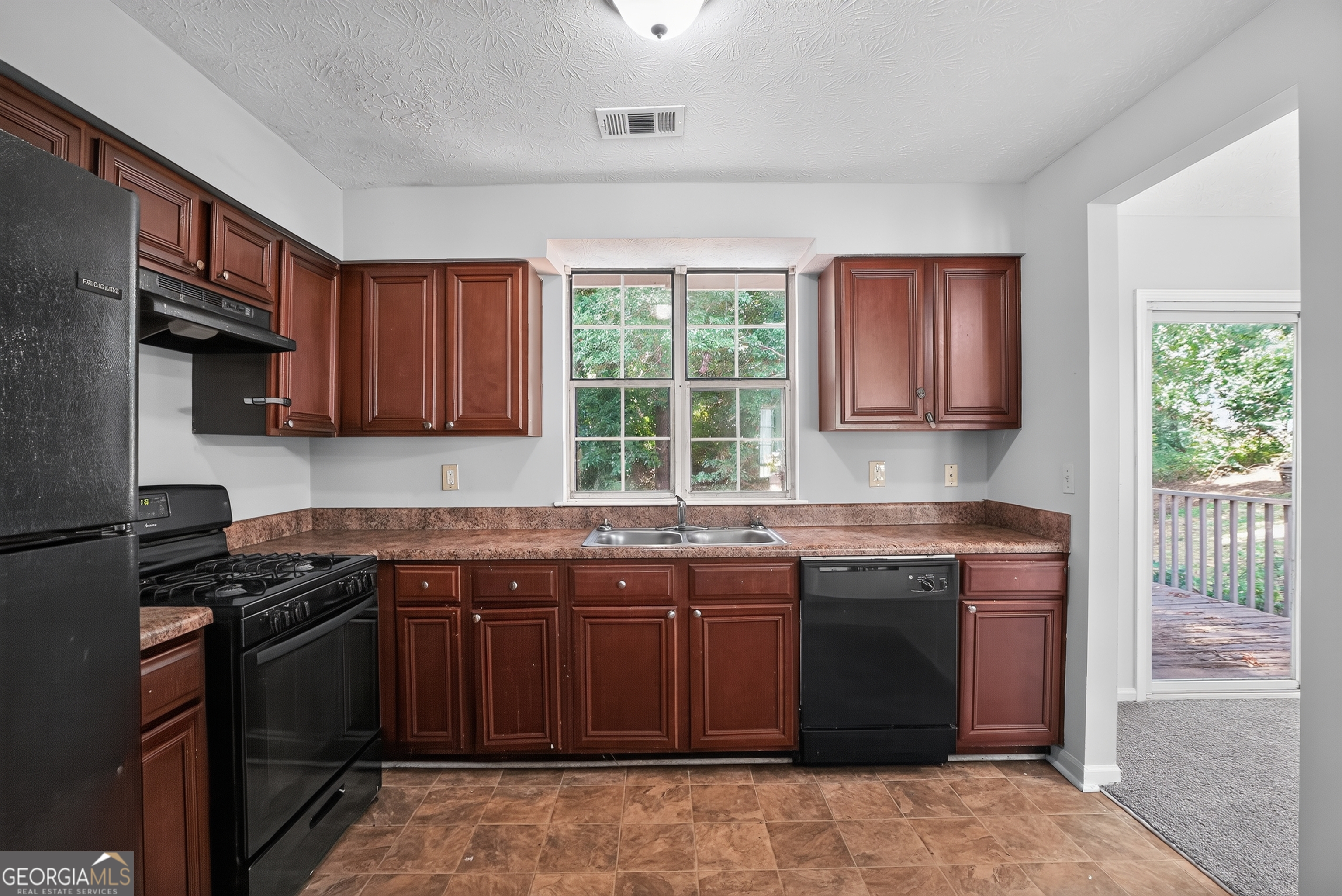2045 Marbut Forest Drive Property Photo 18