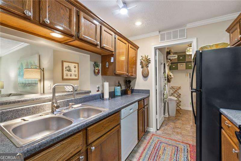 525 Warm Springs Circle Property Photo 1