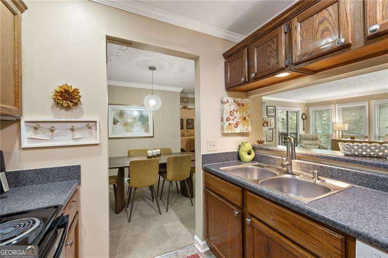 525 Warm Springs Circle Property Photo 4