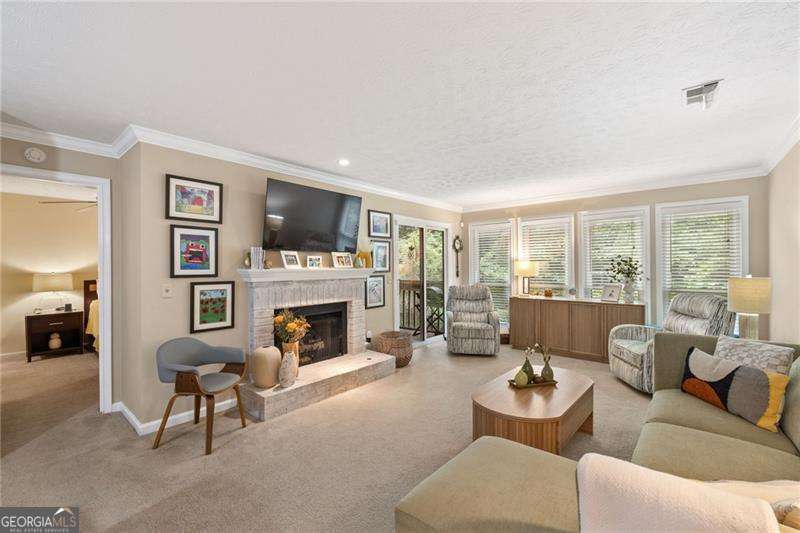 525 Warm Springs Circle Property Photo 8