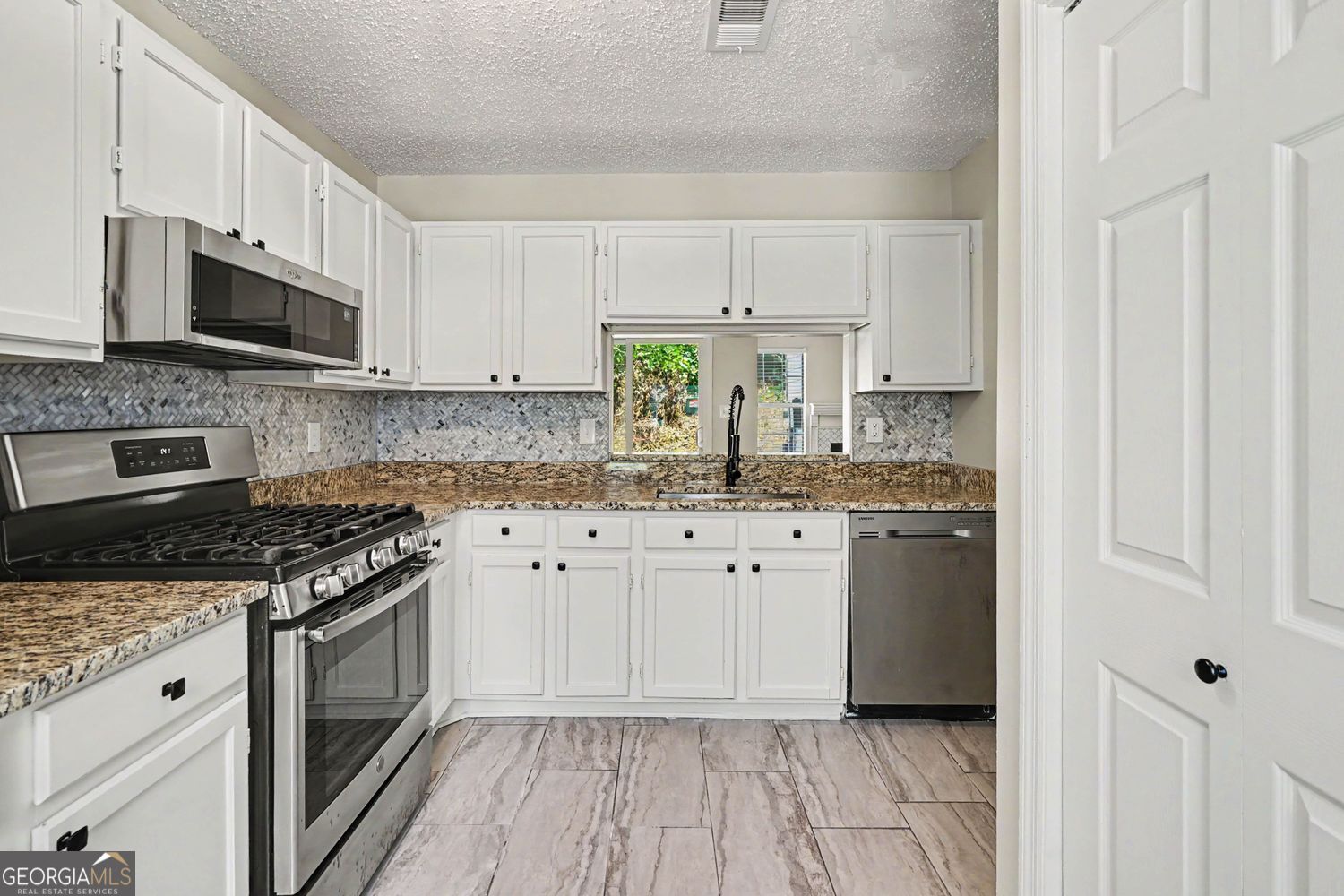 3284 Long Iron Place Property Photo 3