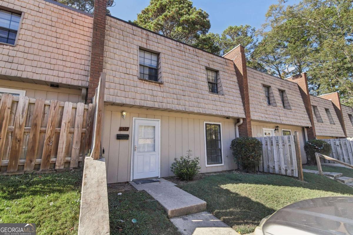 6429 Woodstone Way Property Photo 2