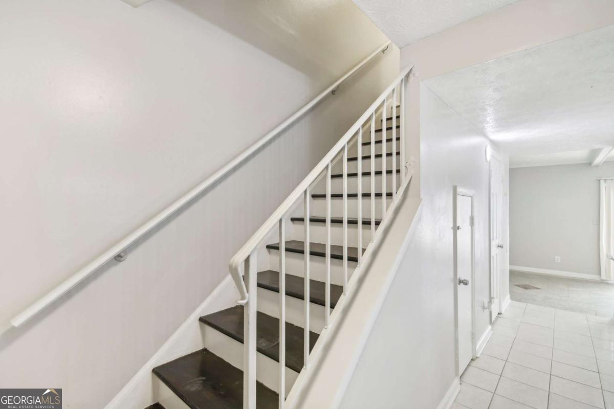 6429 Woodstone Way Property Photo 4