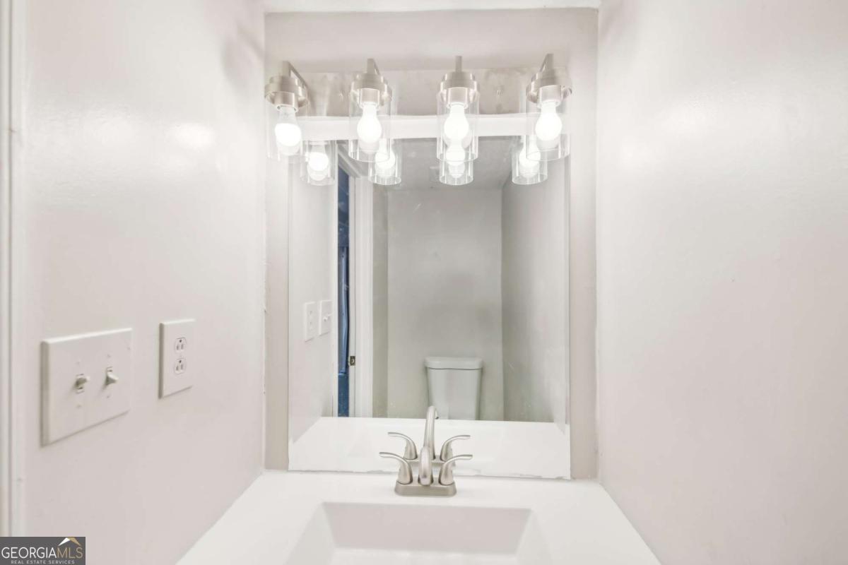 6429 Woodstone Way Property Photo 11