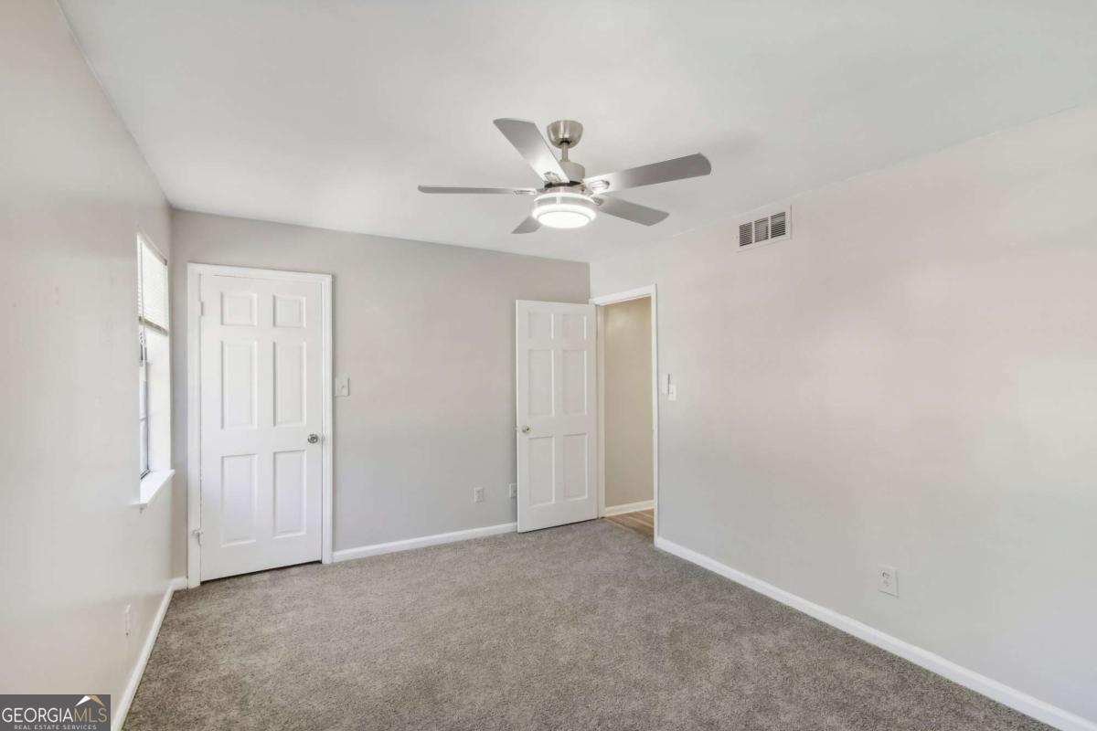 6429 Woodstone Way Property Photo 13