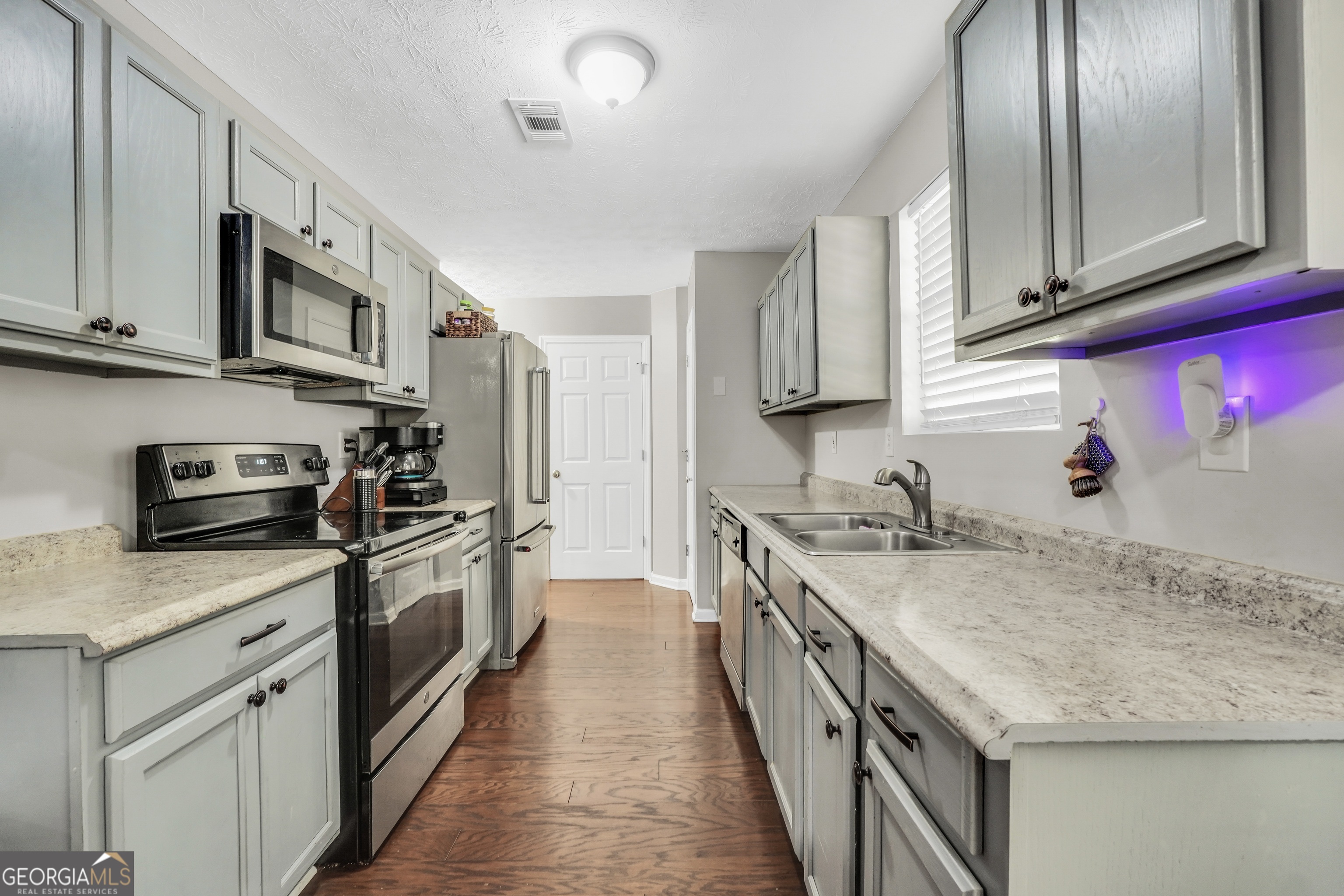 470 Old Tree Drive Property Photo 15