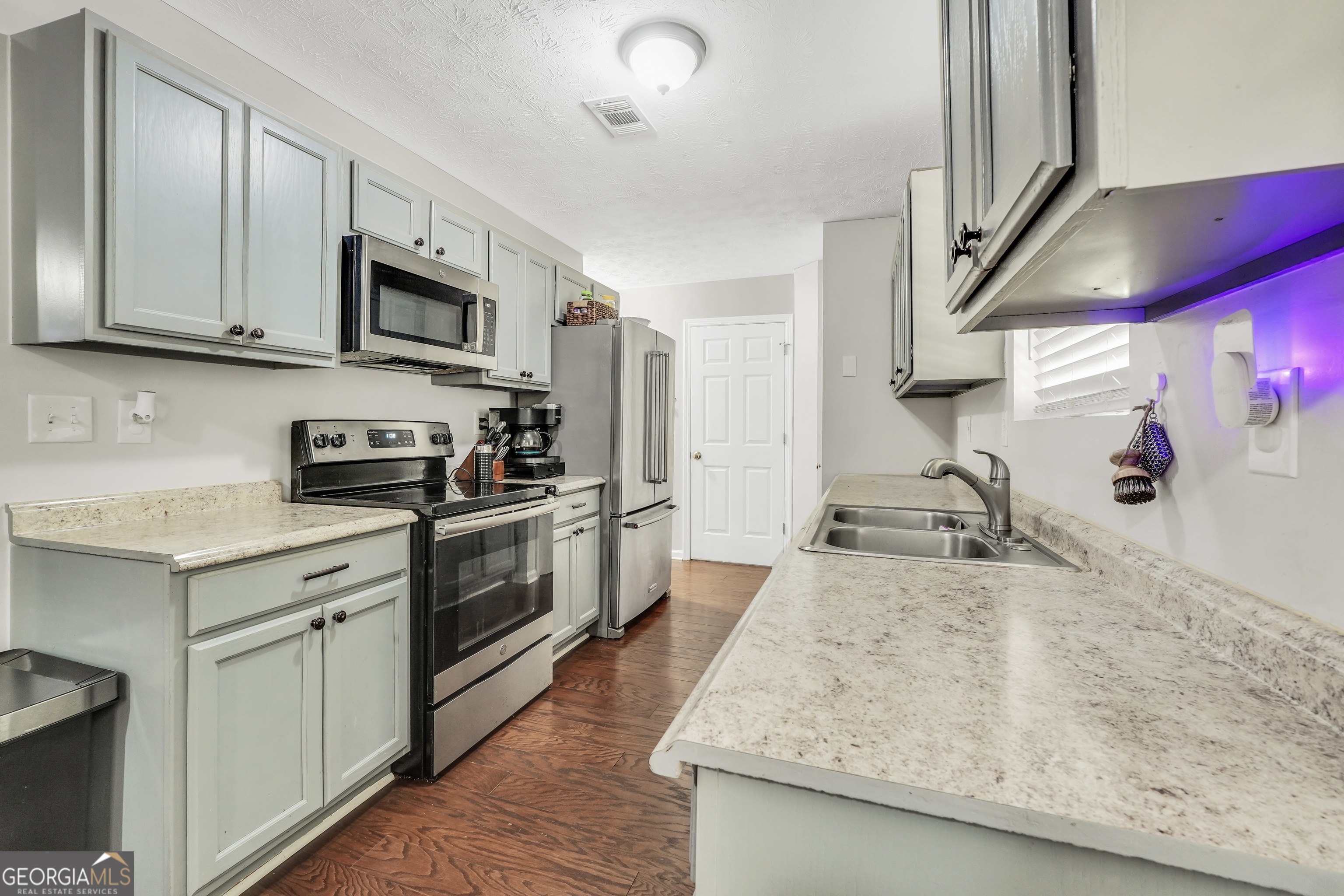 470 Old Tree Drive Property Photo 17