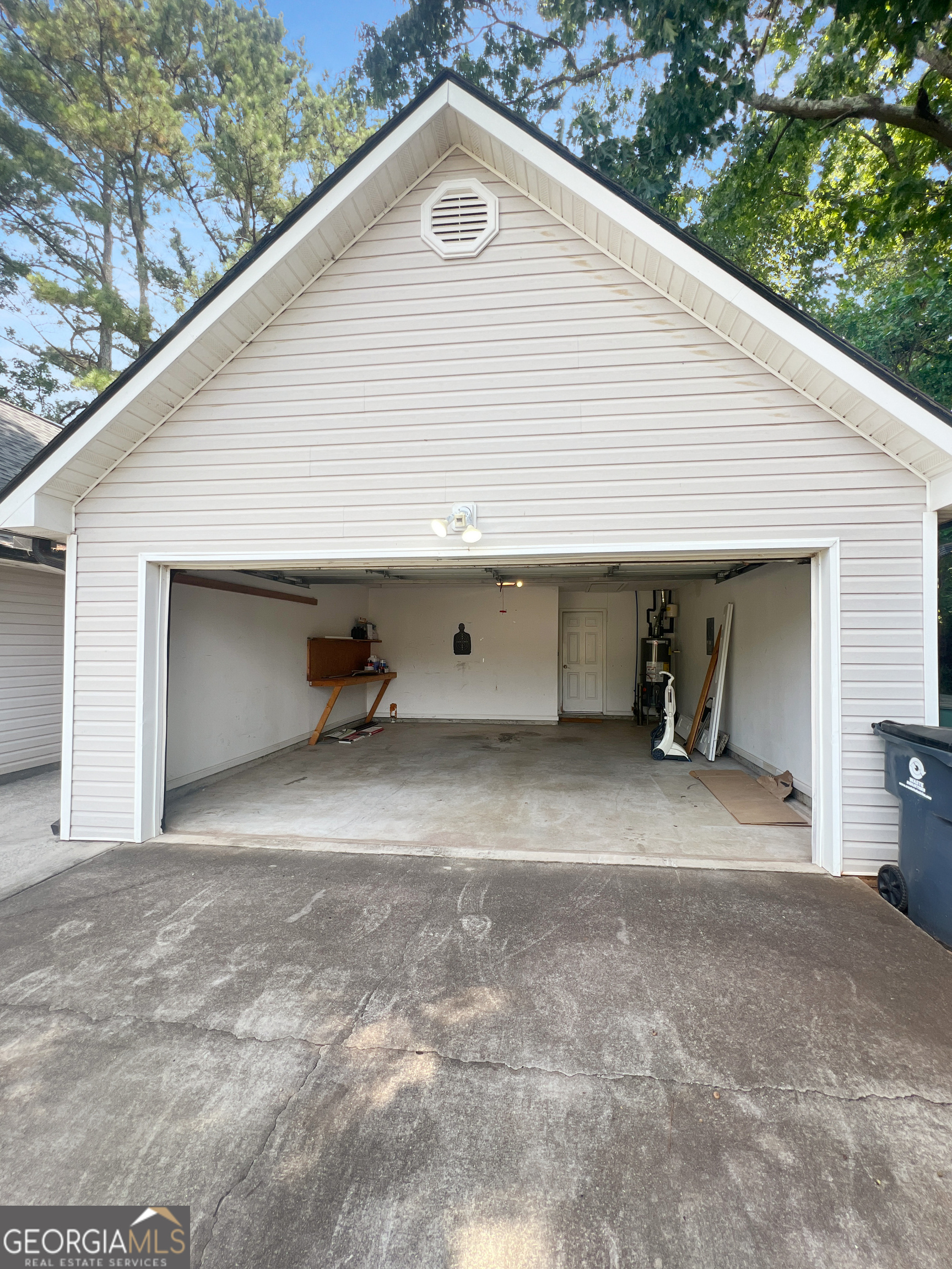 320 Plantation Boulevard Property Photo 5