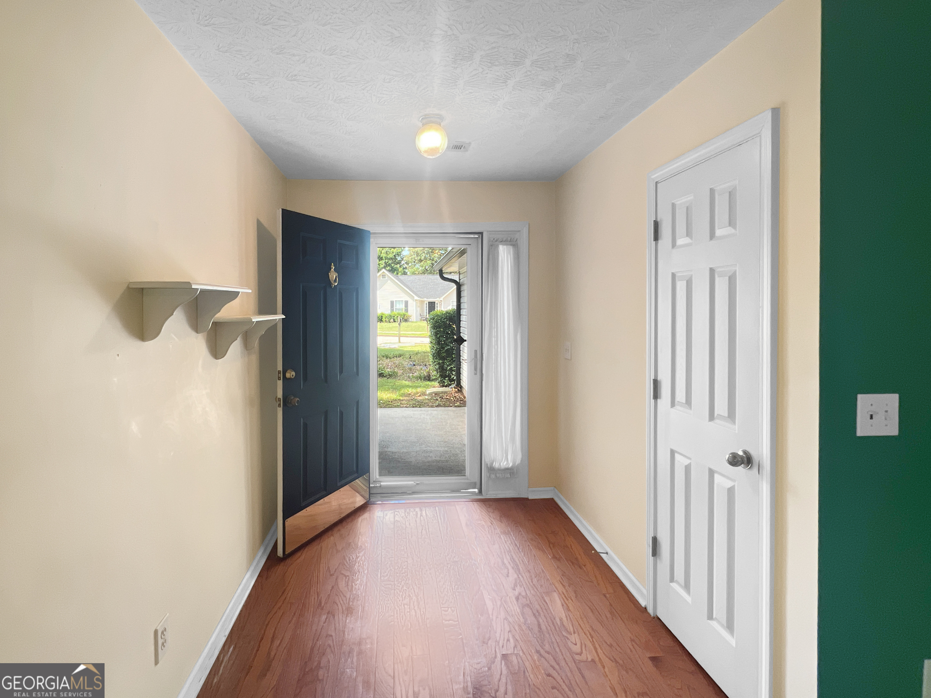 320 Plantation Boulevard Property Photo 8