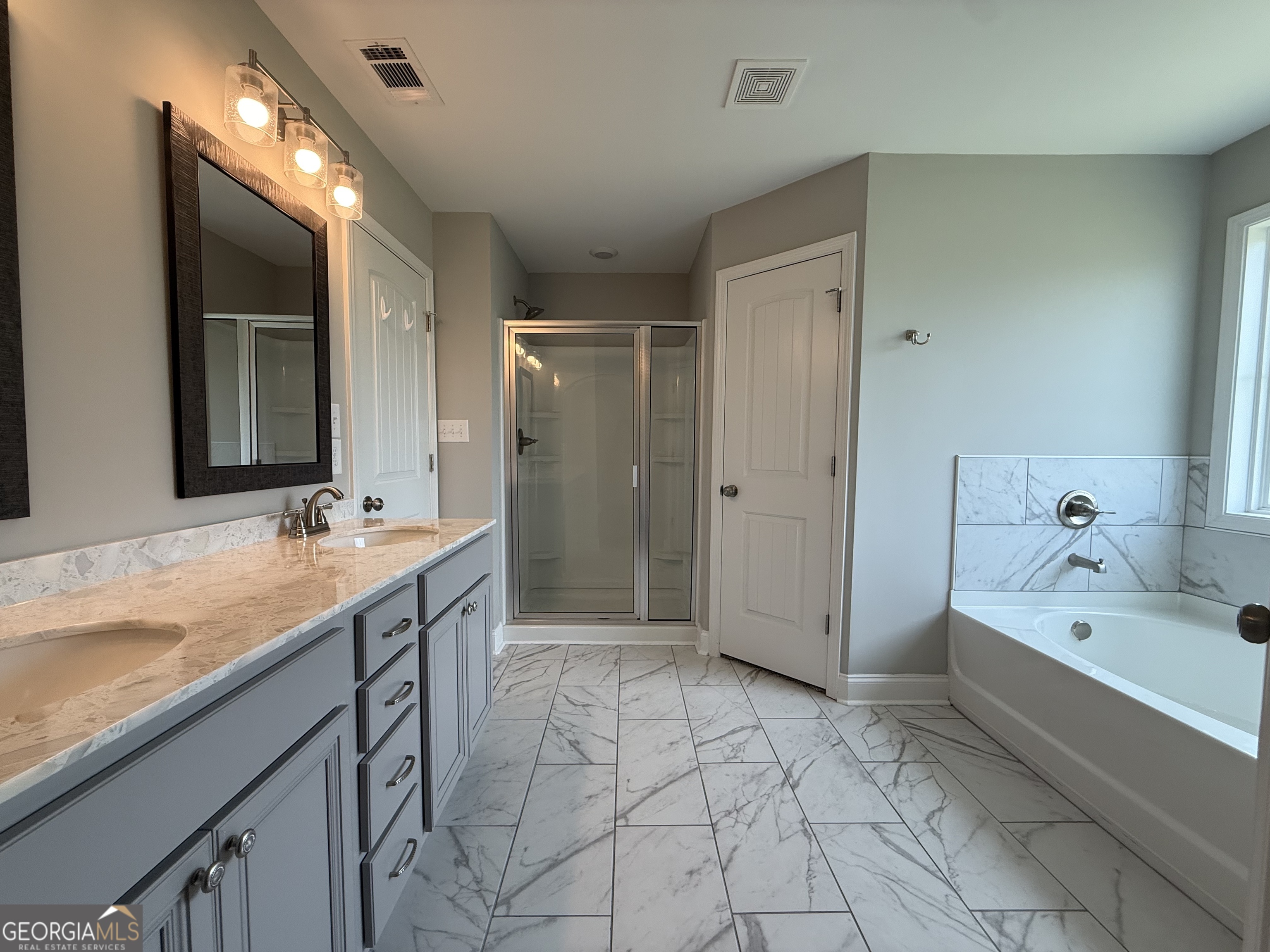 231 Creek Ridge Drive Property Photo 11